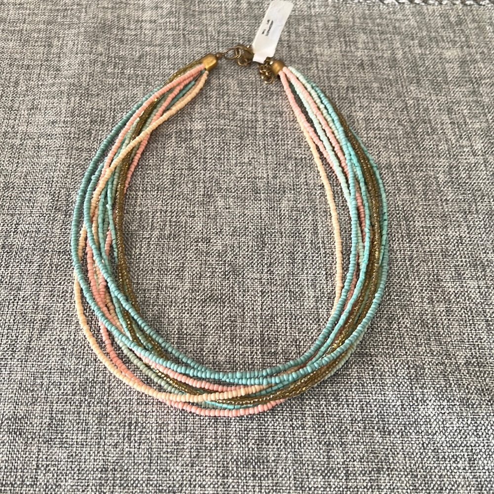 Multicolor short beaded necklace